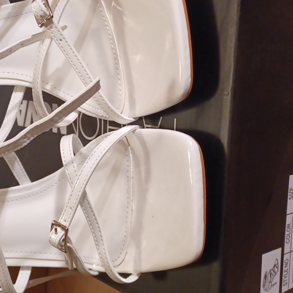 Heels - Picture 2 of 9